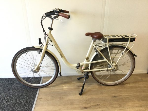 VERKOCHT Stella Fiore Elektrische Moederfiets N8 28″50cm Creme Wit (NIEUWE ACCU)