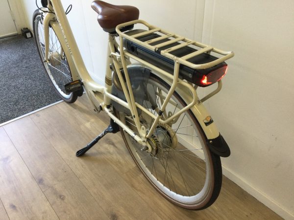 VERKOCHT Stella Fiore Elektrische Moederfiets N8 28″50cm Creme Wit (NIEUWE ACCU)